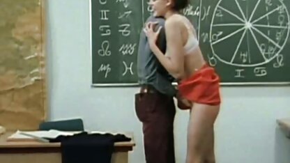 Een orgie porno film supermarktbewaker straft Twee latina die stal met seks.