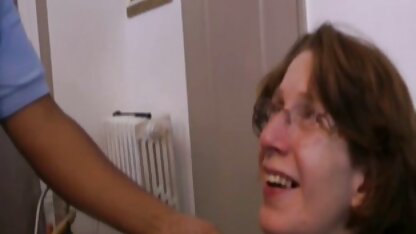 Marina raakte online gratis porno de muur en verknalde het.
