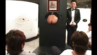 De slet dwong hem te zien de beste gratis porno dat hij vals speelt.