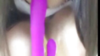 Lesbische treiterende vriendin met vibrator en strapon gratis hd pornofilm