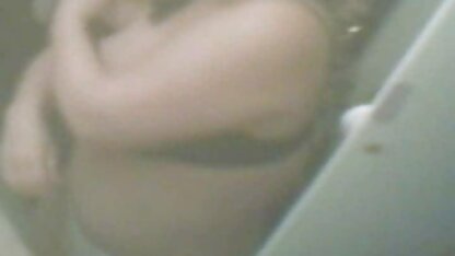 Sexy blondje in kousen pijpt en zit best gratis porno op een lul