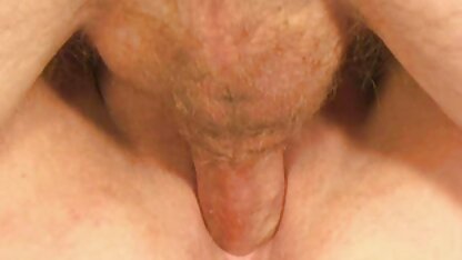 Schoonheid in kousen strelen hamster porno film haar poesje dat Harig is met haar handen