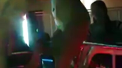 Mooie meid in kousen houdt porno hoge hakken van kanker.