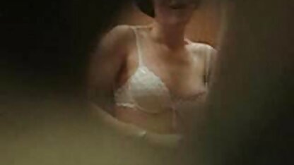 Ik tekende de gratis franse porno vagina van de jonge zwartharige vrouw