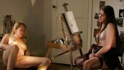 Een nl gratis porno seksfeestje met een zwangere prostituee en haar vriendin.