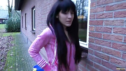 Busty Russian turnster wordt gratis soft porno hard geneukt en is actief in het pijpen van een lul