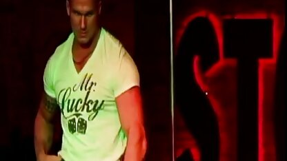 18 jaar oude porno film xhamster schoonheid zittend op grote dildo