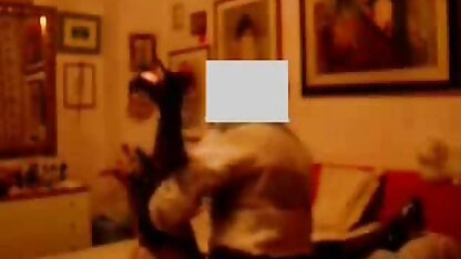 Mooie blonde die naakt poseert nl gratis porno voor de camera