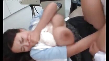 Rondborstig blondje in kousen spelen gratis porno youtube met seksspeeltjes