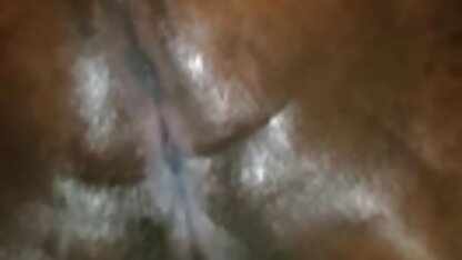 Masseur is vol lust die de gratis tiener porno films liefde bedrijft met een bruinharige vrouw.